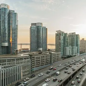 https://billion-dollar-2-bed-2-bath-cn-tower-view-parking.hotelstorontoontario.org